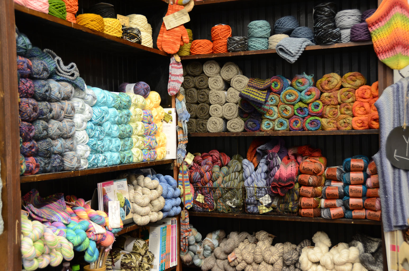 Photo Album The Woolen Needle