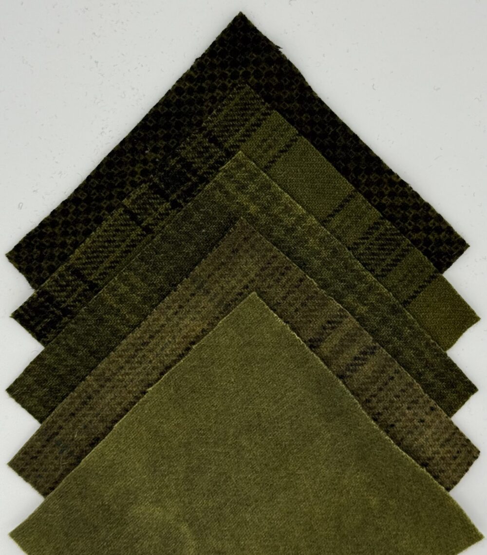 Wool Charms Green Dark