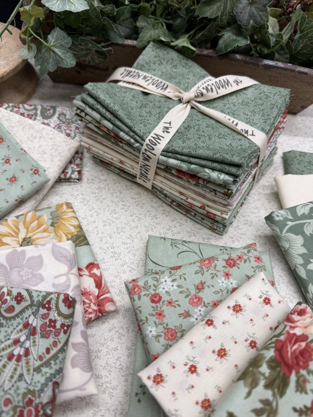 Ambiance Green Fat Quarter Bundle